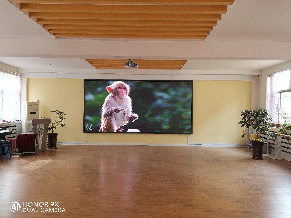 濰坊市某學(xué)校室內(nèi)全彩屏完工，抗擊疫情，做好防護！